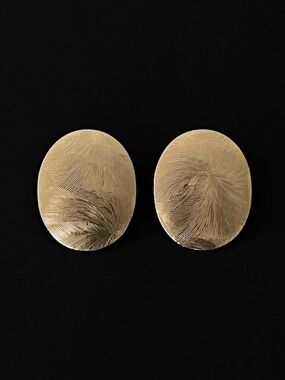 Vintage 80s/90s Gold Tone Brushed Textured Oval Pierced Earrings